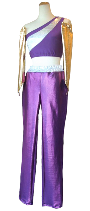 紫とシルバーのパンツスタイル